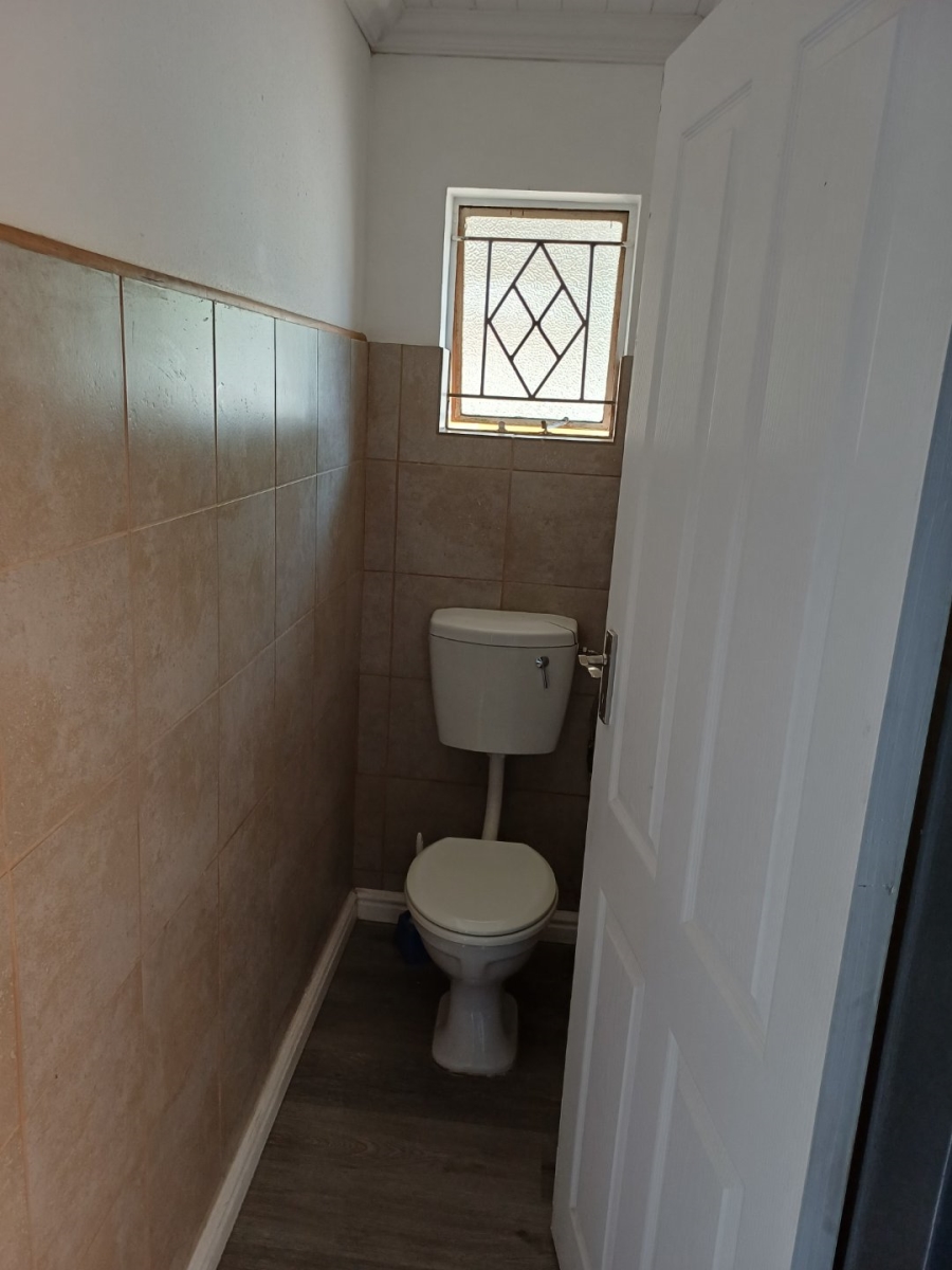 4 Bedroom Property for Sale in Generaal De Wet Free State